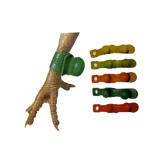 Guantes de espuelas resistentes y flexibles, ideales para el manejo seguro y cómodo de gallos. Ofrece protección frente a suciedad y posibles arañazos. 